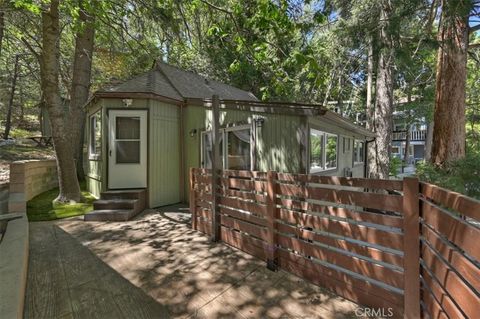 Photo of 856 Virginia Court, Lake Arrowhead, CA 92352 (MLS # IG26127399)