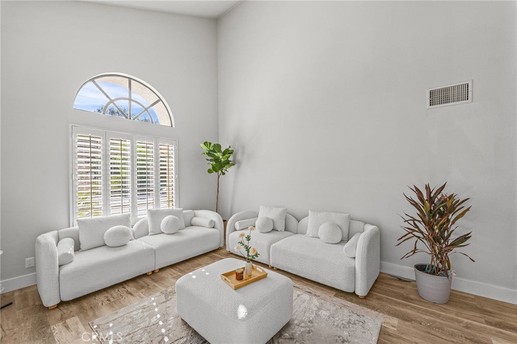 3080 Oakcreek