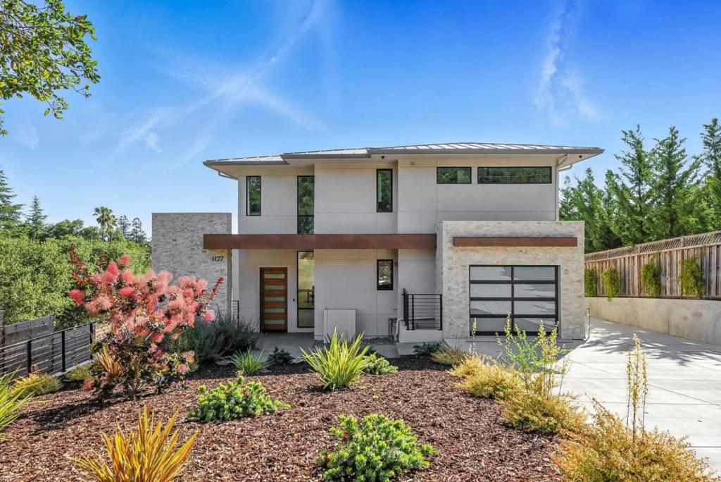 1127 Hillslope Place