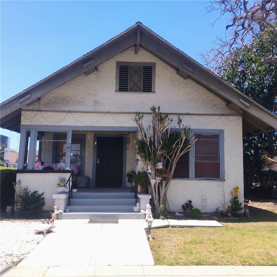 3525 Raymond Ave