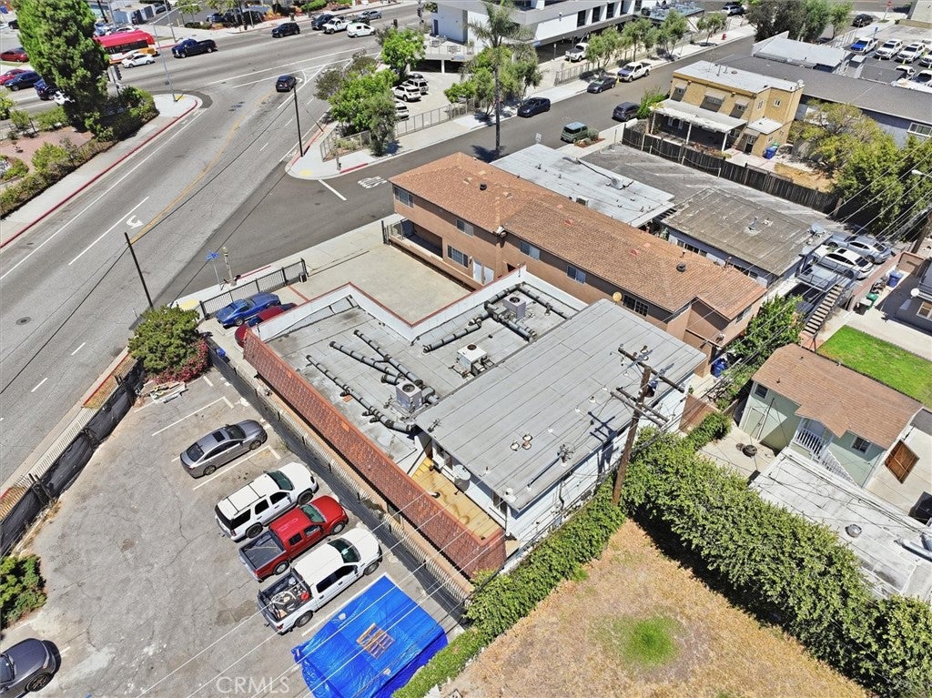 331 E Carson
