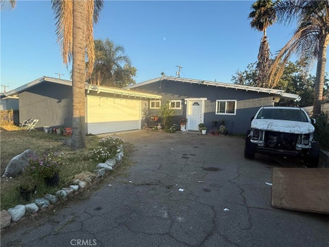 Photo of 18005 Vine ST, Fontana, CA 92335 (MLS # SR26184278)