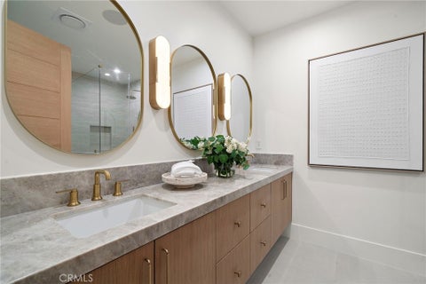 Tiny photo for 4 Skysail Dr, Newport Beach, CA 92625 (MLS # OC26223230)