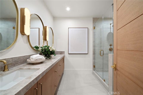 Tiny photo for 4 Skysail Dr, Newport Beach, CA 92625 (MLS # OC26223230)