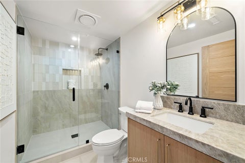 Tiny photo for 4 Skysail Dr, Newport Beach, CA 92625 (MLS # OC26223230)