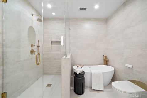 Tiny photo for 4 Skysail Dr, Newport Beach, CA 92625 (MLS # OC26223230)