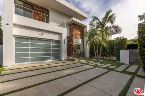 Photo of 132 N Laurel Avenue, Los Angeles, CA 90048 (MLS # 26829853)