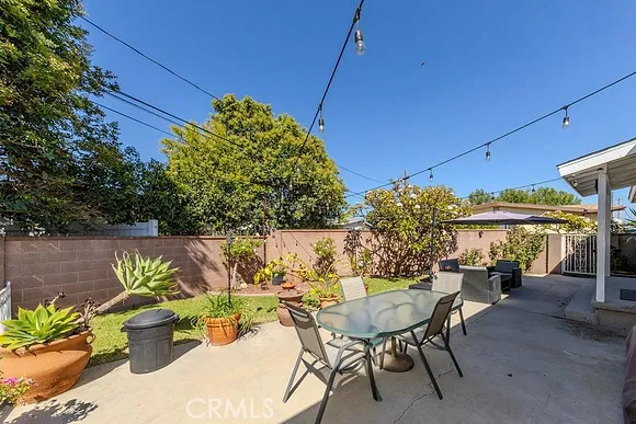 Santa Fe Springs, California 90670, United States, 3 Bedrooms Bedrooms, ,2 BathroomsBathrooms,Residential,Pending,180868