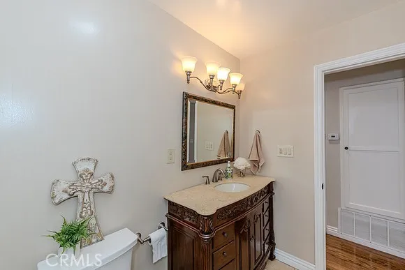 Santa Fe Springs, California 90670, United States, 3 Bedrooms Bedrooms, ,2 BathroomsBathrooms,Residential,Pending,180868