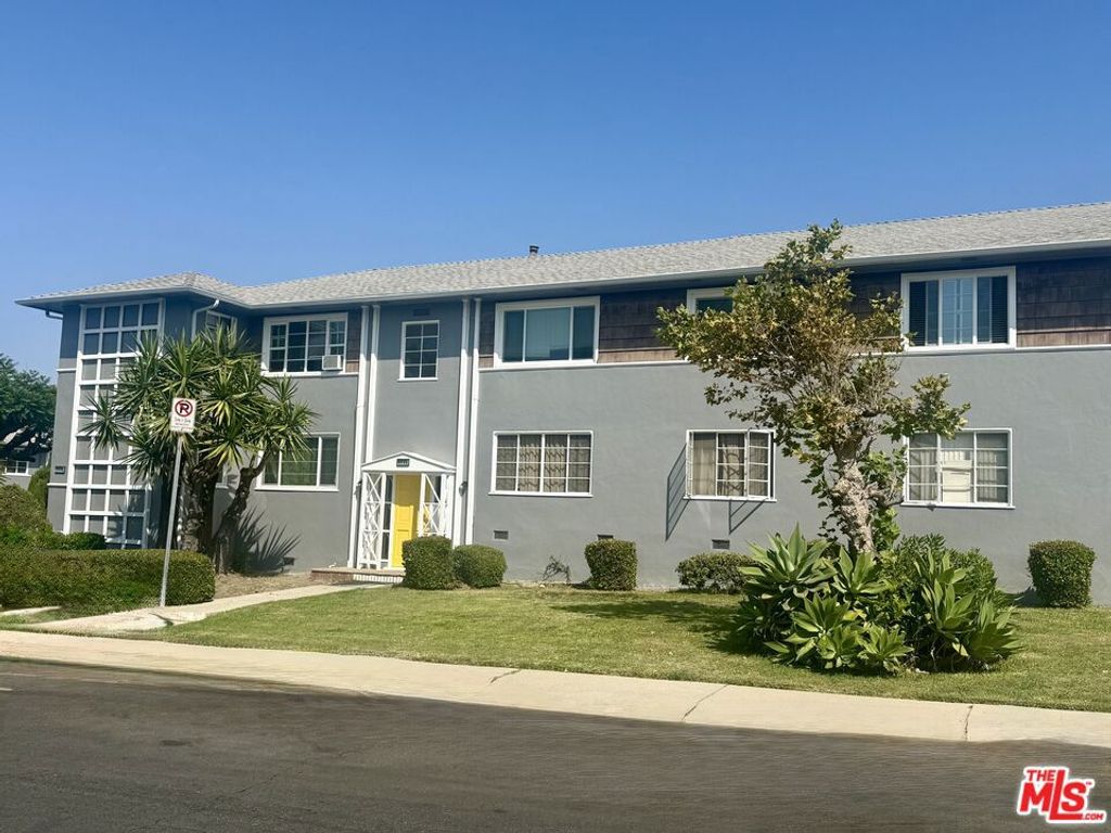 Photo of 4048 Abourne Road #C, Los Angeles, CA 90008 (MLS # 25553463)