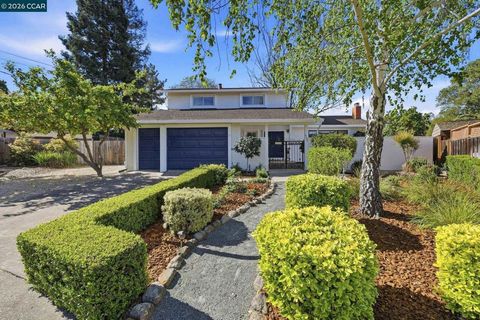 Photo of 609 Teak Ct, Walnut Creek, CA 94598 (MLS # 41128306)