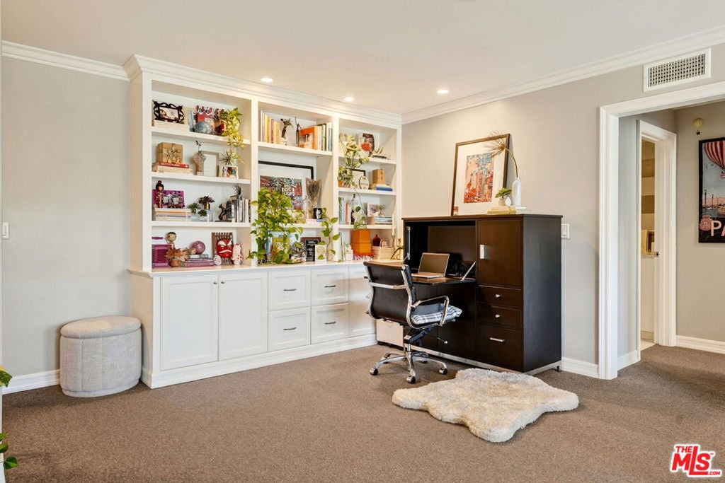 289 S Barrington Avenue A308
