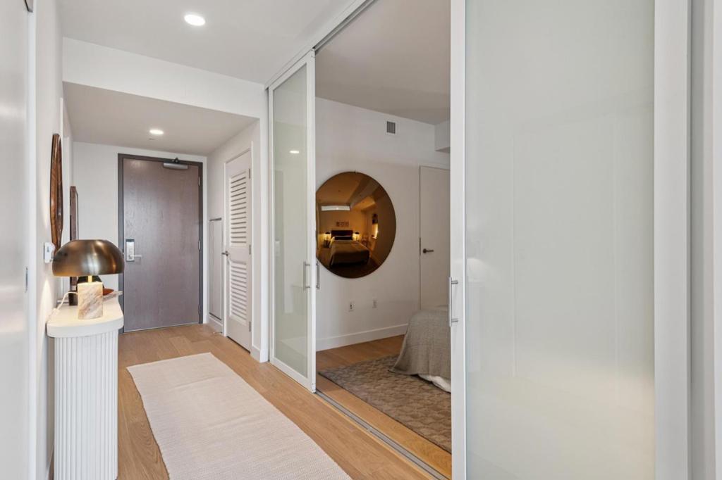 188 W Saint James Street 10409