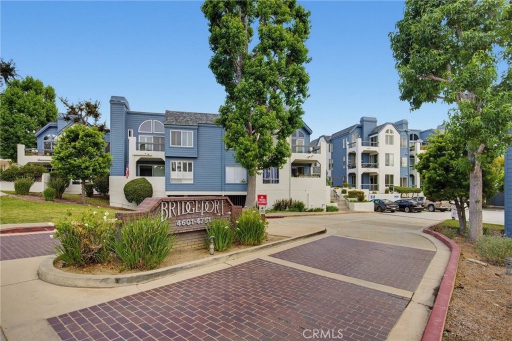 4623 E 4th 6
