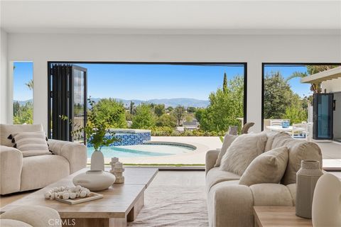Photo of 23925 Crosson Drive, Woodland Hills, CA 91367 (MLS # SR26080946)