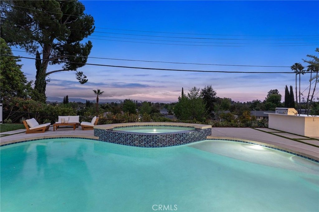 Photo of 23925 Crosson Drive, Woodland Hills, CA 91367 (MLS # SR26080946)