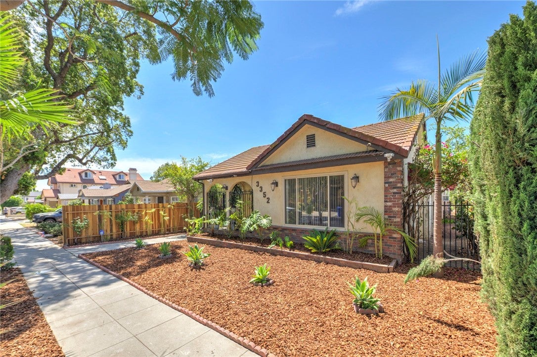 3352 Larga AVE, Los Angeles CA 90039