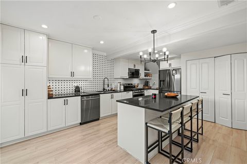 Photo of 8601 Sunland Blvd, Sun Valley, CA 91352 (MLS # GD26046313)