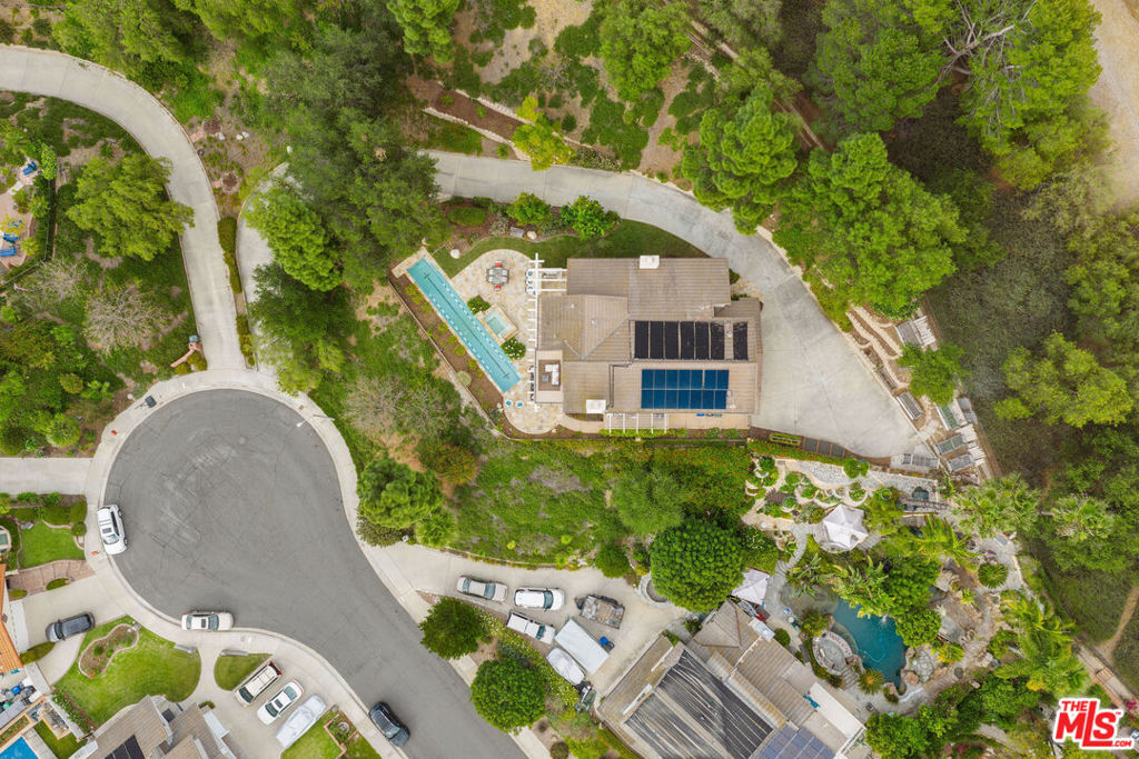 2736 Whitechapel Place