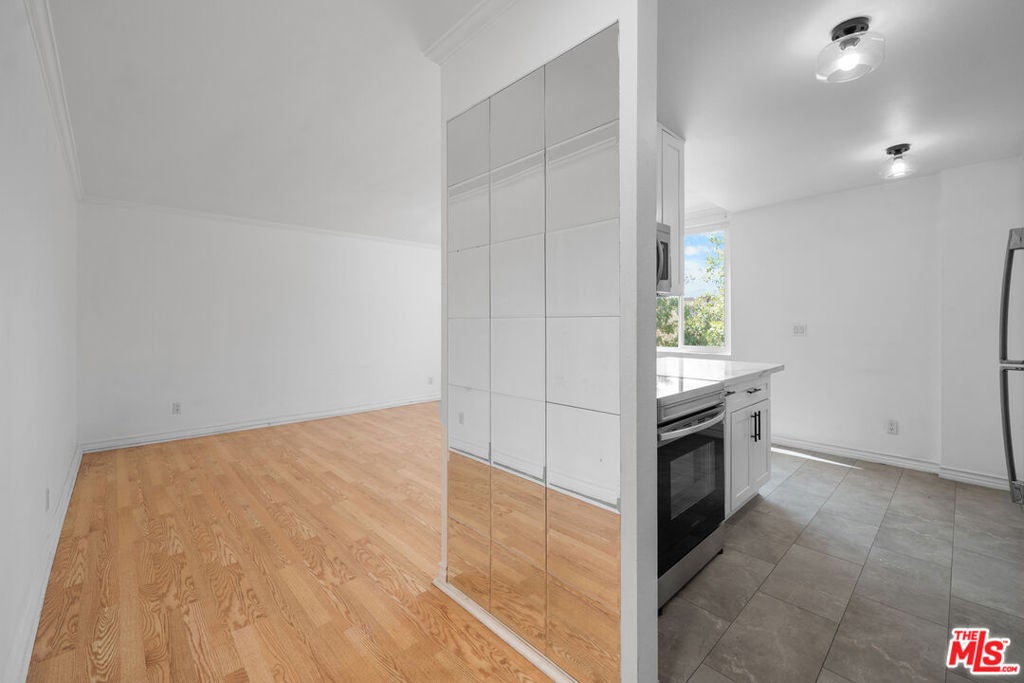 Photo of 1485 E Wilson Avenue #L, Glendale, CA 91206 (MLS # 26869967)