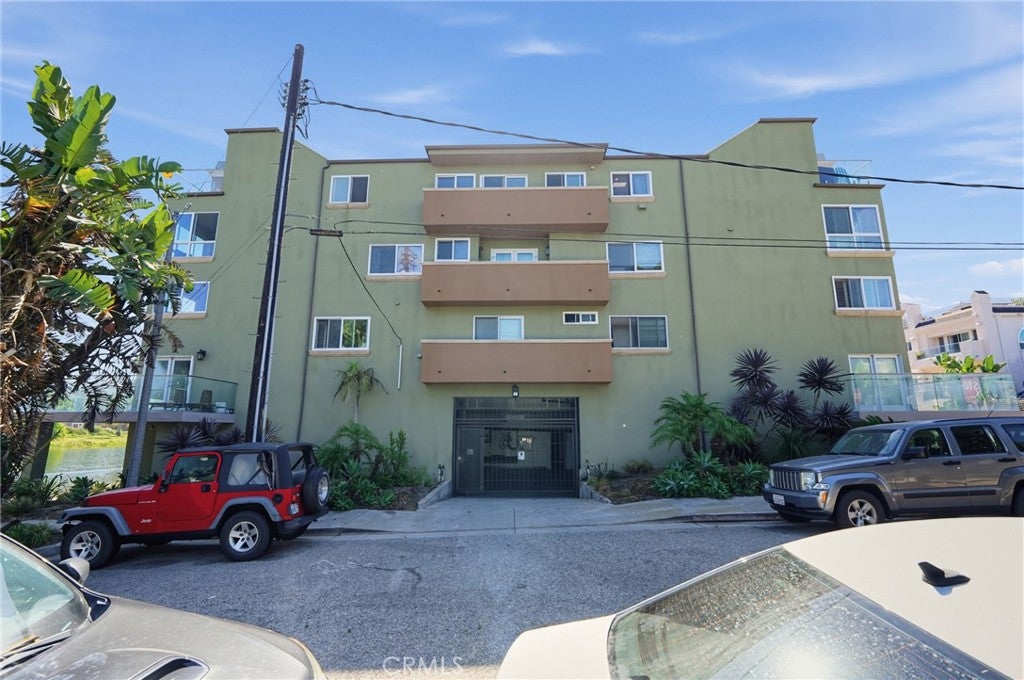 6400 Pacific Avenue 308
