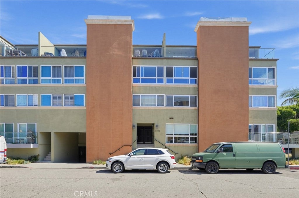 6400 Pacific Avenue 308
