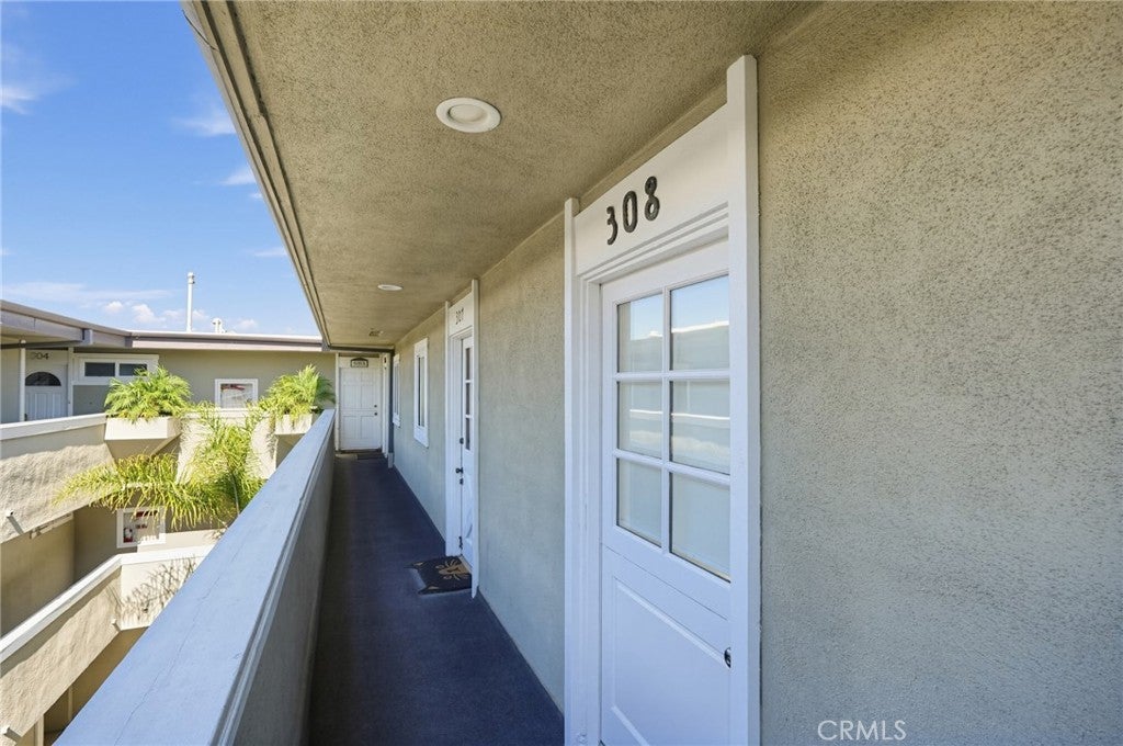 6400 Pacific Avenue 308