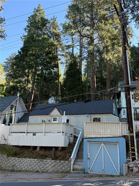 Photo of 23489 Lake Dr, Crestline, CA 92325 (MLS # OC25255937)
