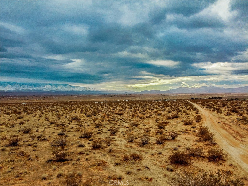 10-acre corner lot | Flat Buildable land. The perfect canvas away from the hustle and bustle. Located just outside the locally famous Johnson Valley OHV riding area! This property is also just a 30-minute drive, and you'll find yourself in the mountains of the San Bernardino National Forest, with access to Big Bear Lake water recreation, camping, hiking, and much more.