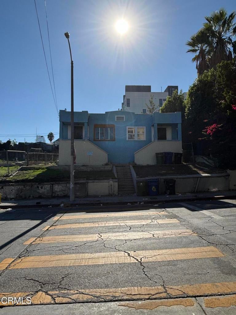 1276 W Court Street