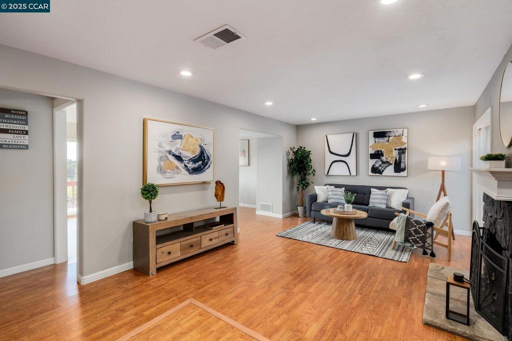 108 Thistle Way