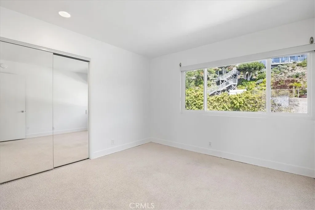 Laguna Beach, California 92651, United States, 3 Bedrooms Bedrooms, ,2 BathroomsBathrooms,Residential,Active,251584