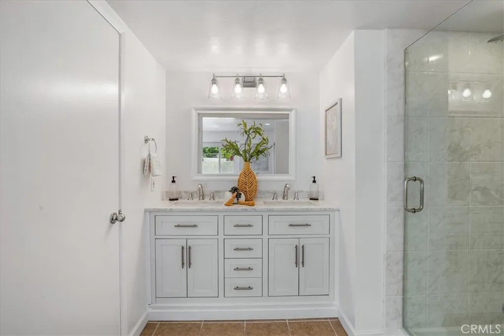 Laguna Beach, California 92651, United States, 3 Bedrooms Bedrooms, ,2 BathroomsBathrooms,Residential,Active,251584