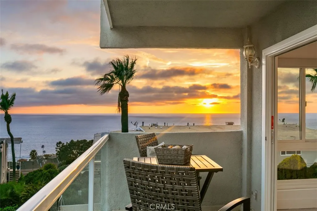 Laguna Beach, California 92651, United States, 3 Bedrooms Bedrooms, ,2 BathroomsBathrooms,Residential,Active,251584