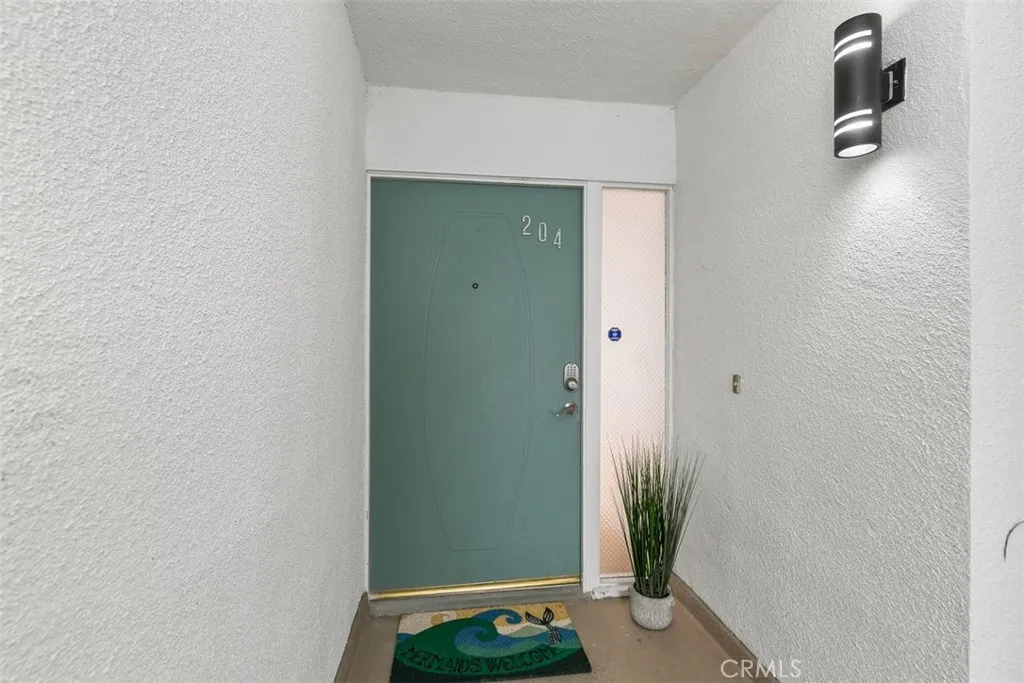 Laguna Beach, California 92651, United States, 3 Bedrooms Bedrooms, ,2 BathroomsBathrooms,Residential,Active,251584