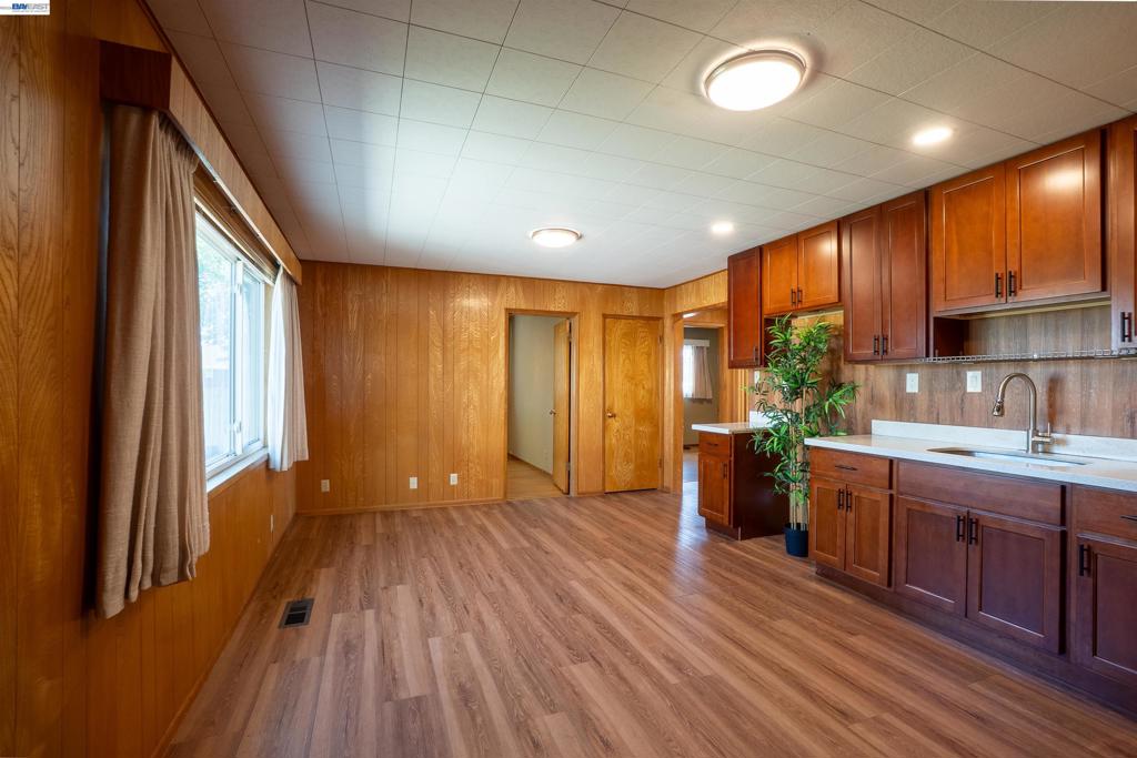 404 Bradrick Dr