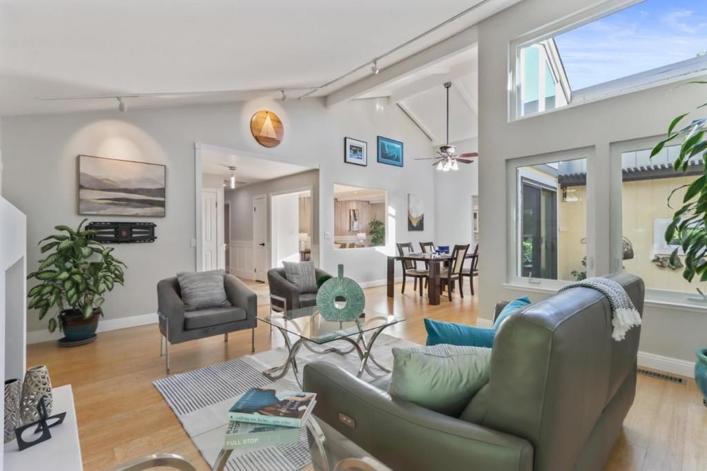 listing image 130724760273137385582