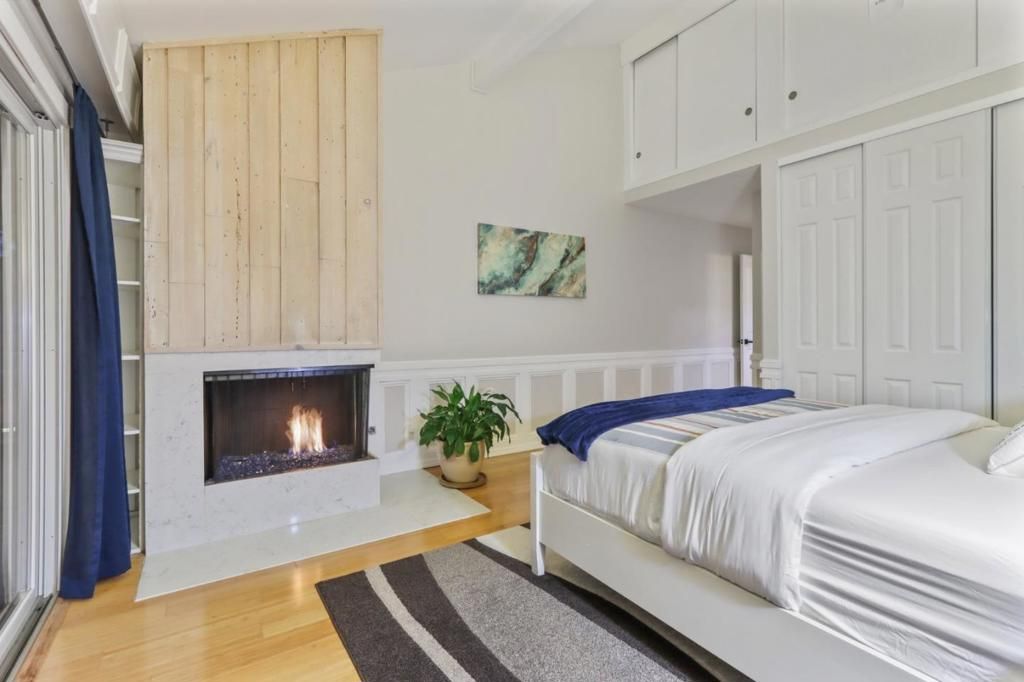 listing image 130728793394906180498