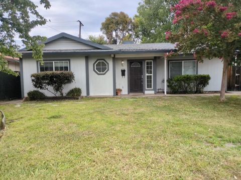 Photo of 2100 Madera Road, Sacramento, CA 95825 (MLS # ML82054460)