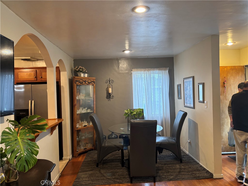 3 bedroom 2 baths home in a good area of Downey. Close to freeways and shopping cemters.