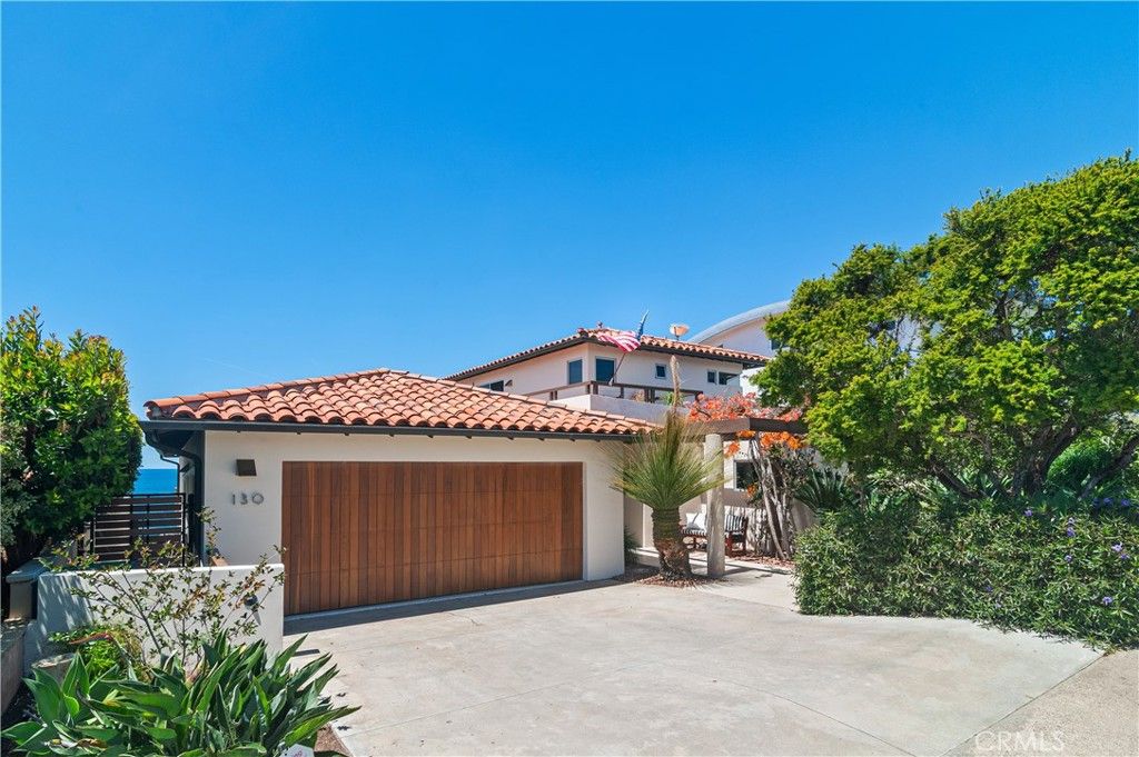 Photo of 130 Mcknight Dr, Laguna Beach, CA 92651 (MLS # LG26091312)