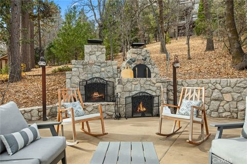 Photo of 27516 W Shore RD, Lake Arrowhead, CA 92352 (MLS # IG26150763)