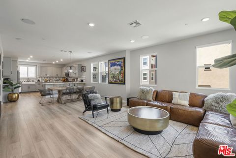 Photo of 756 Daniel Freeman Circle, Inglewood, CA 90301 (MLS # 25623809)