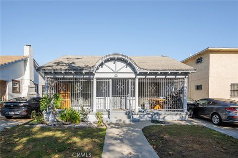 Photo of 2936 Edgehill Drive, Los Angeles, CA 90018 (MLS # DW25197207)