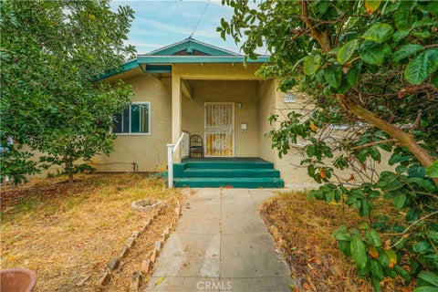 Photo of 1012 Vina AVE, Long Beach, CA 90813 (MLS # PW26141220)