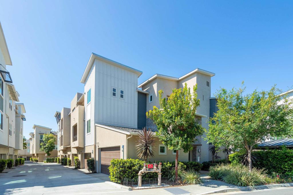 6042 Colt Place 303