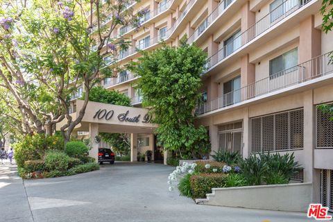 Photo of 100 S Doheny Drive #307, Los Angeles, CA 90048 (MLS # 25597371) Photo of 100 S Doheny Drive #307, Los Angeles, CA 90048 (MLS # 25597371)