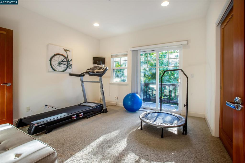 CLAREMONT HILLS - Residential