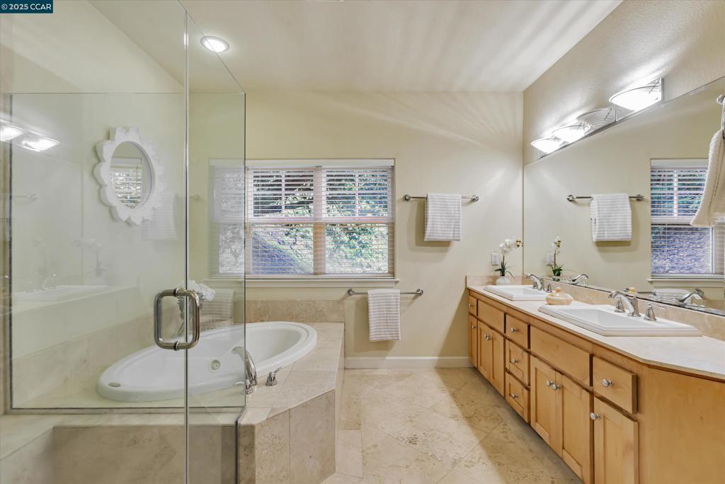 CLAREMONT HILLS - Residential