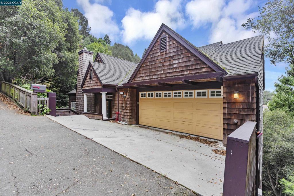 CLAREMONT HILLS - Residential